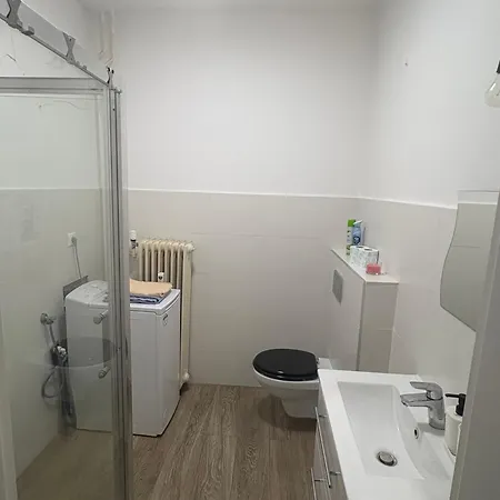 Cozy&spacious Near Tram Apartamento Bratislava